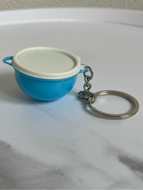 Tupperware Accessories - Tupperware “that’s a bowl” keychain or pill container